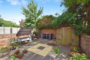 Communal Garden- click for photo gallery